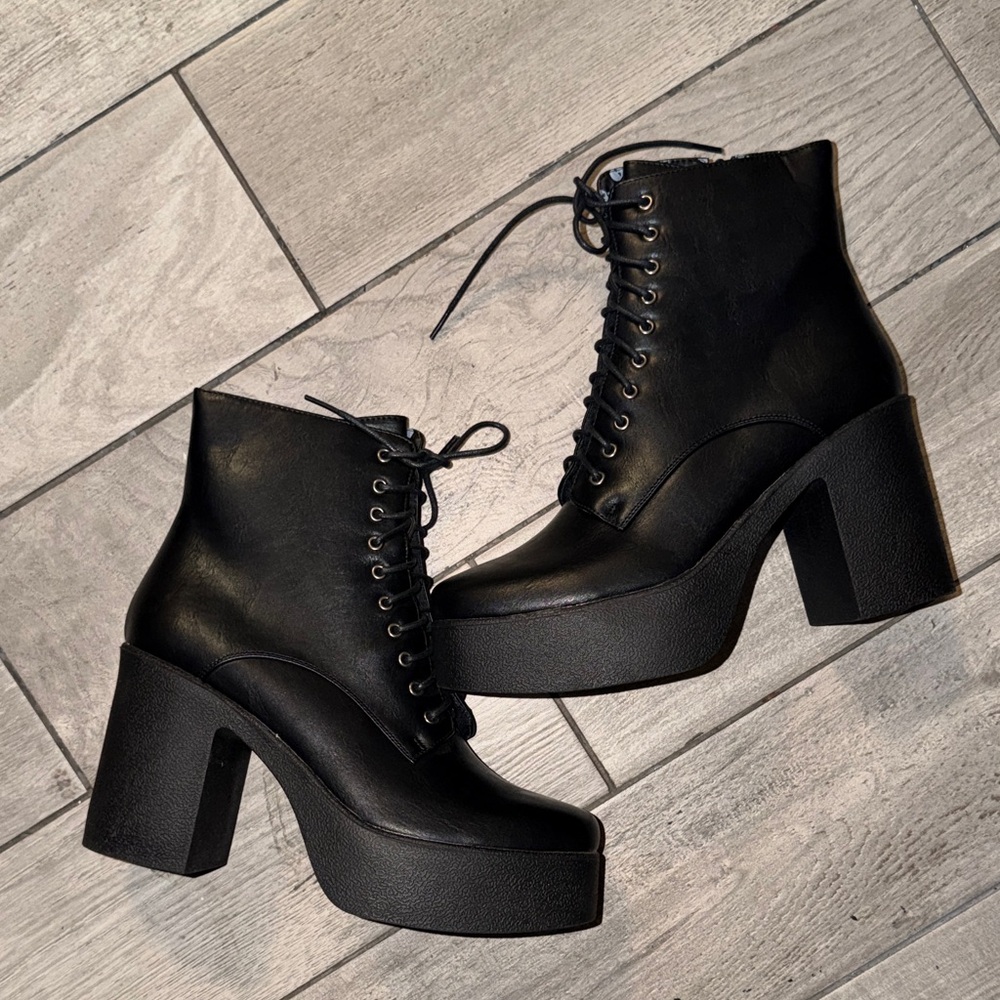 Black chunky Platform Ankle Boots
